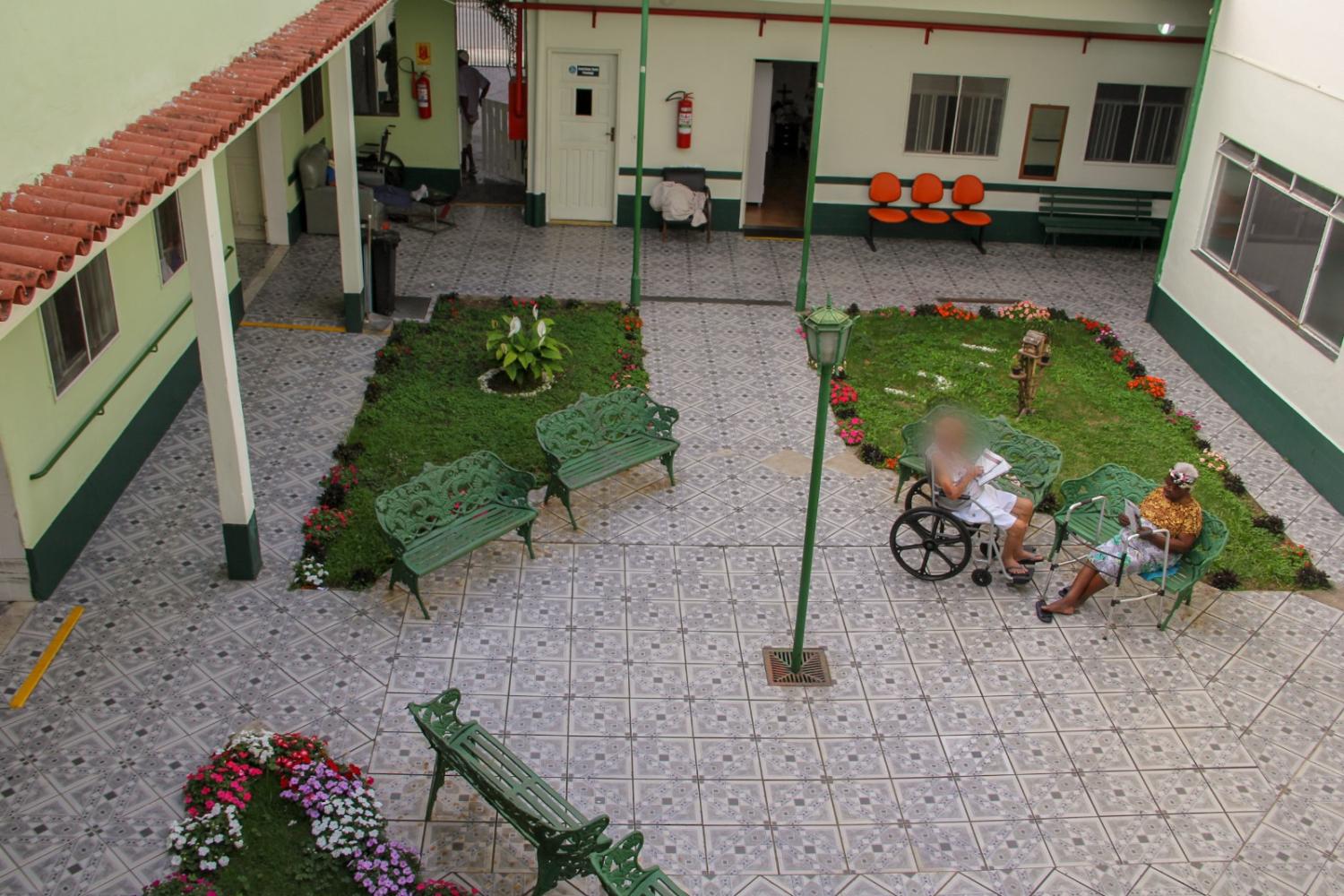 GAV e AAP-VR ARRECADAM CASACOS E COBERTORES PARA ASILOS E CRECHES DO INTERIOR