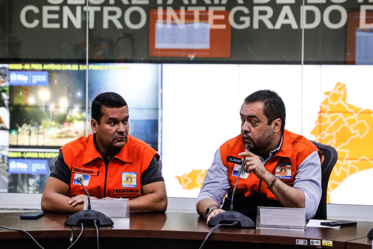 CLÁUDIO CASTRO ACOMPANHA MONITORAMENTO DO ‘CICC’ DOS EFEITOS DE TEMPORAIS E AÇÕES DE PREVENÇÃO NO ESTADO.