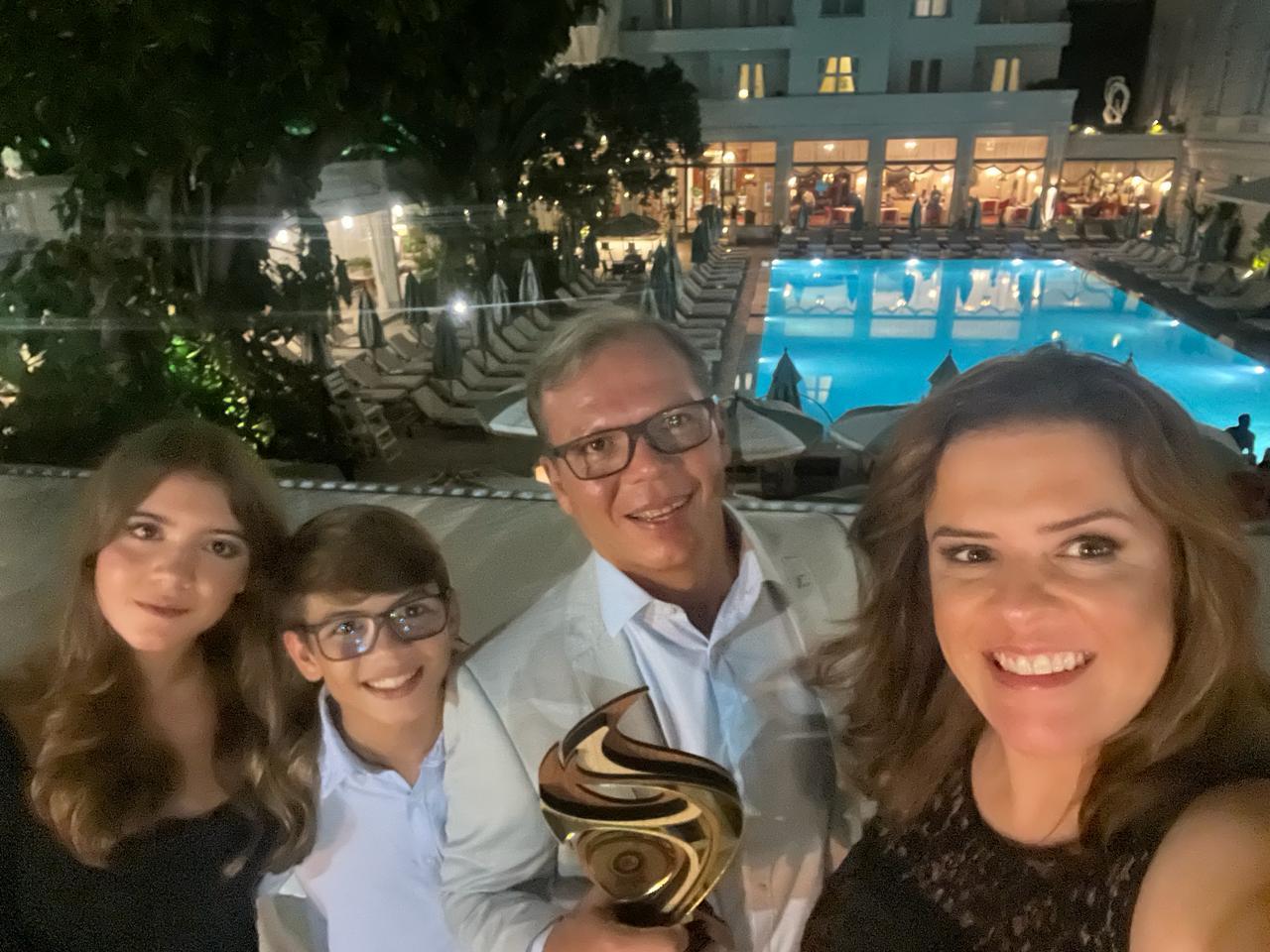 NEUROCIRURGIÃO VALÉRIO MARCELINO BRAGA RECEBE O PRÊMIO LITERÁRIO CLARICE LISPECTOR DE MELHOR LIVRO BIOGRÁFICO