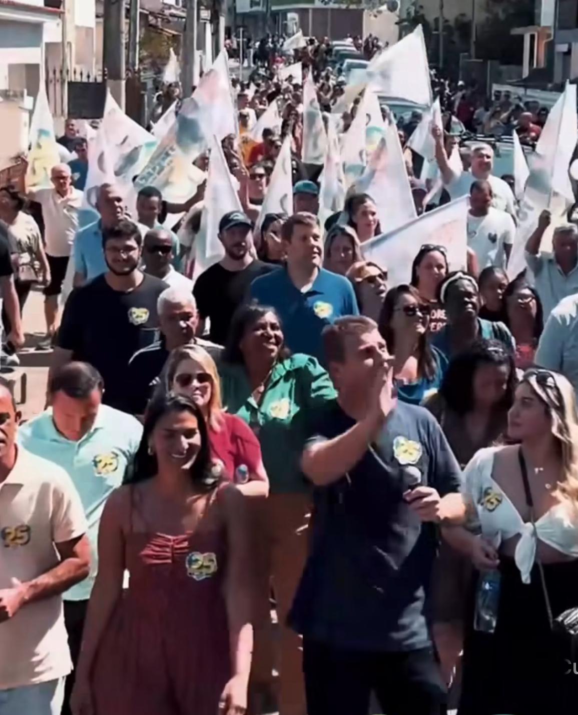 PIRAI EM CAMPANHA: ARTHUR TUTUCA E A VICE ALINE FEITAL INAUGURARAM COMITÊ E CAMINHARAM PELAS RUAS