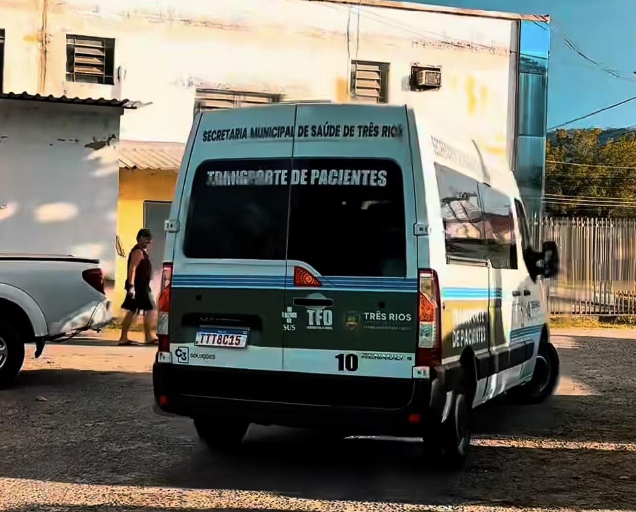 Prefeito Recebe 07 novas Vans/Saúde 