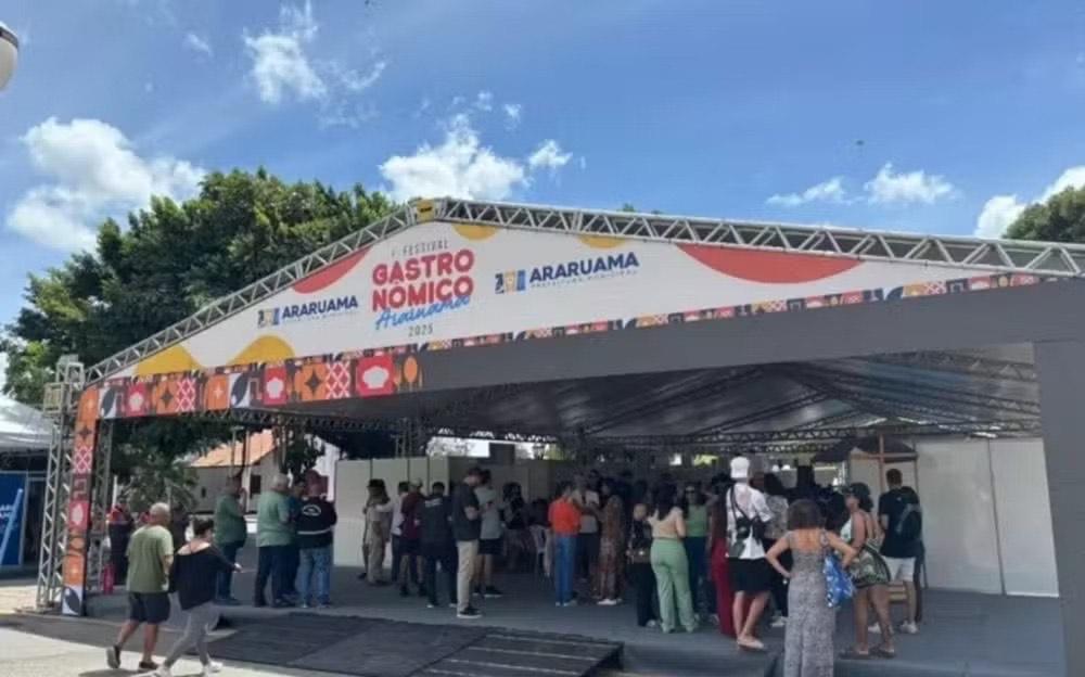 Sabor com som e pôr do sol: Araruama estreia festival gastronômico à beira da lagoa