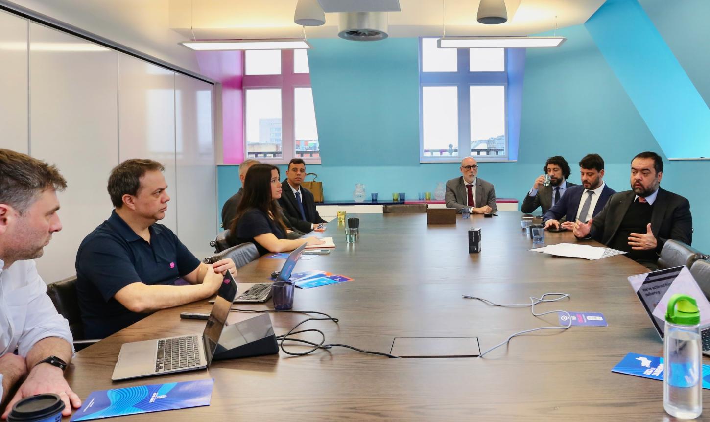 Castro apresenta em Londres oportunidades fluminenses no setor de energias renováveis