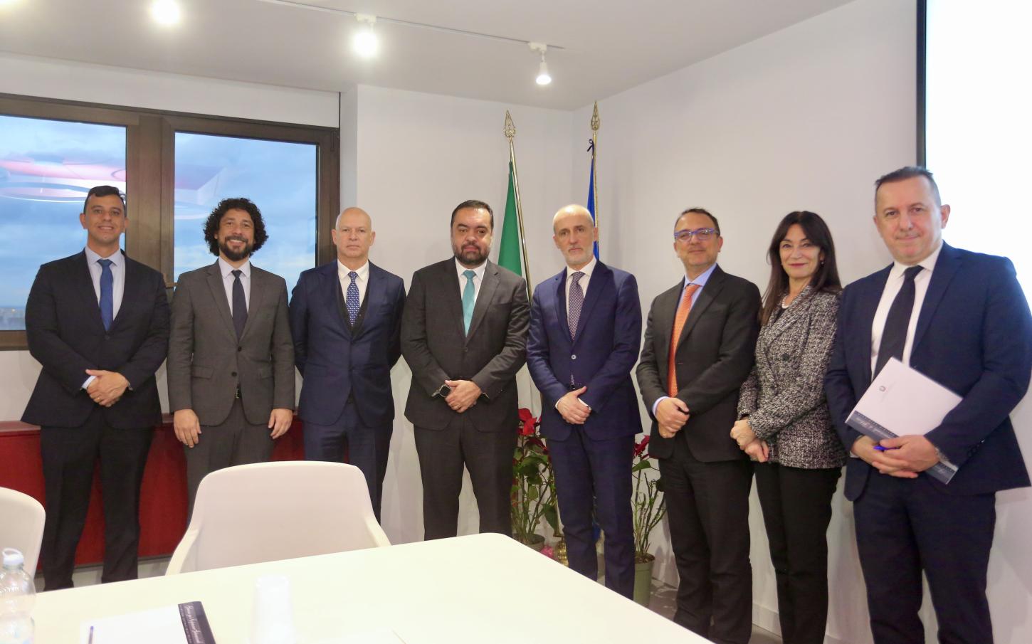 Viagem Cláudio Castro / Europa