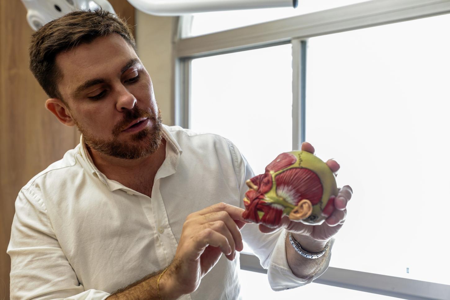 Livro sobre Harmonização Facial