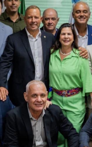 Delaroli rede prefeitos na Alerj