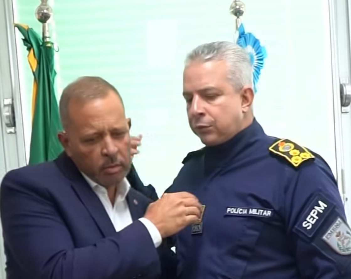 Delaroli recece Cel Menezes na Alerj