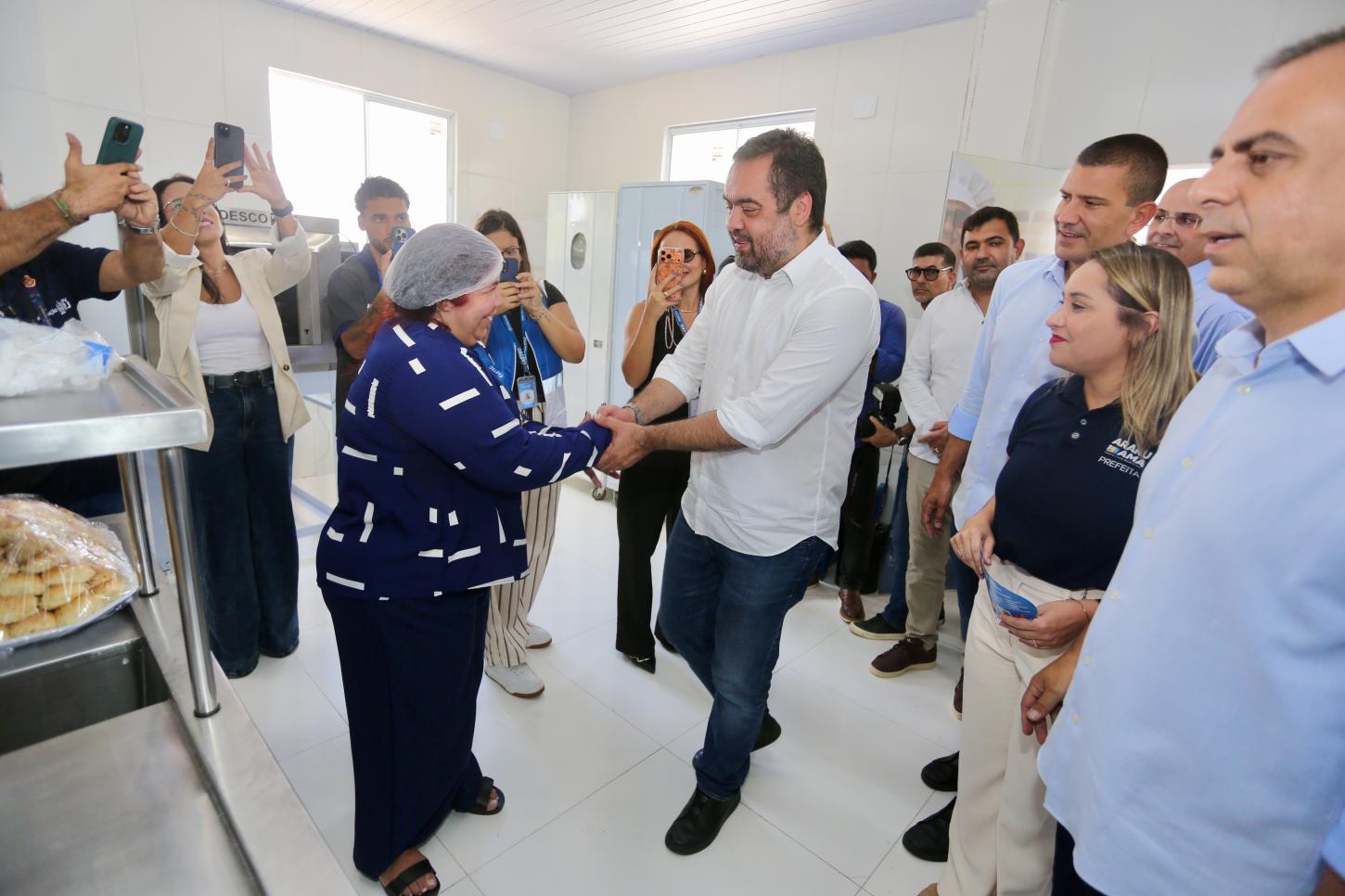 Castro e Daniella / Inaugurações Araruama