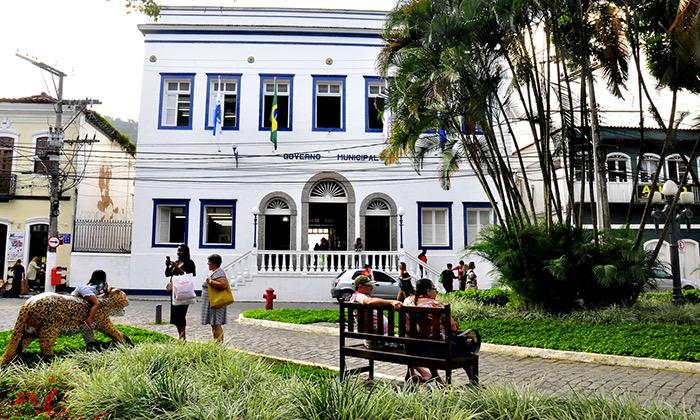 TCE-RJ da 05 dias para explicações