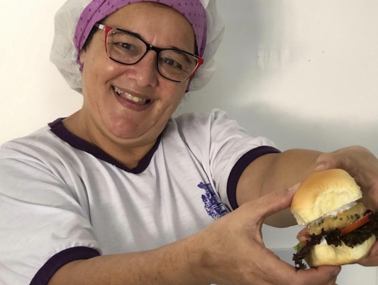 Hambúrguer de Tilápia, cenoura e espinafre
