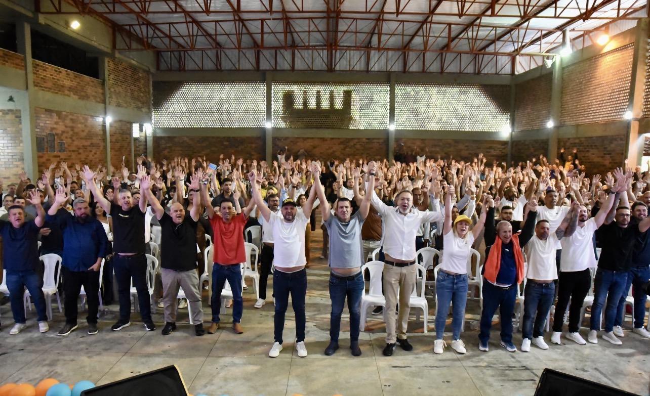 Douglas Ruas testa força política em Guapimirim e coloca educação e segurança no centro do debate
