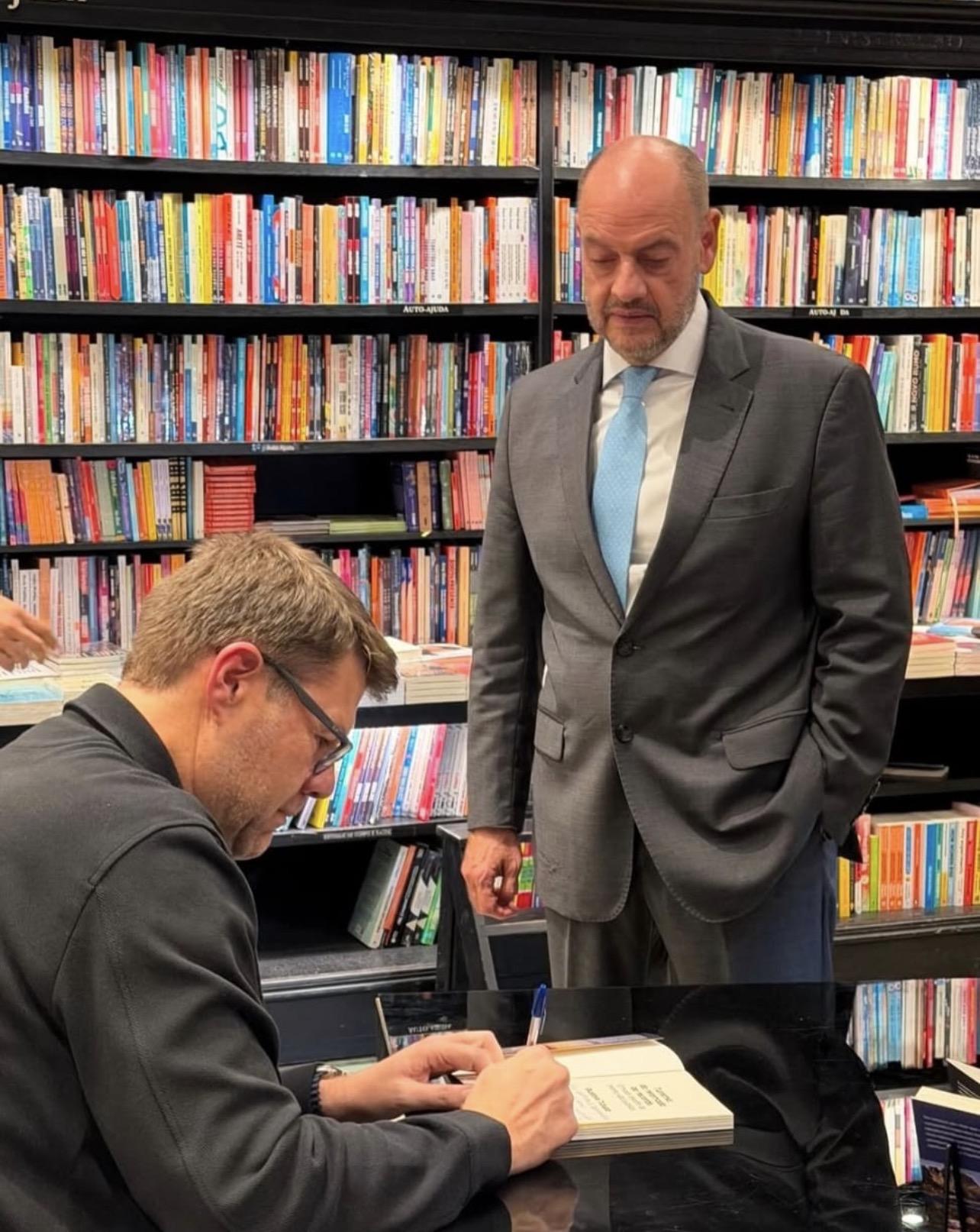 Gustavo Tutuca lança livro no Rio de Janeiro sobre os bastidores da retomada do turismo fluminense