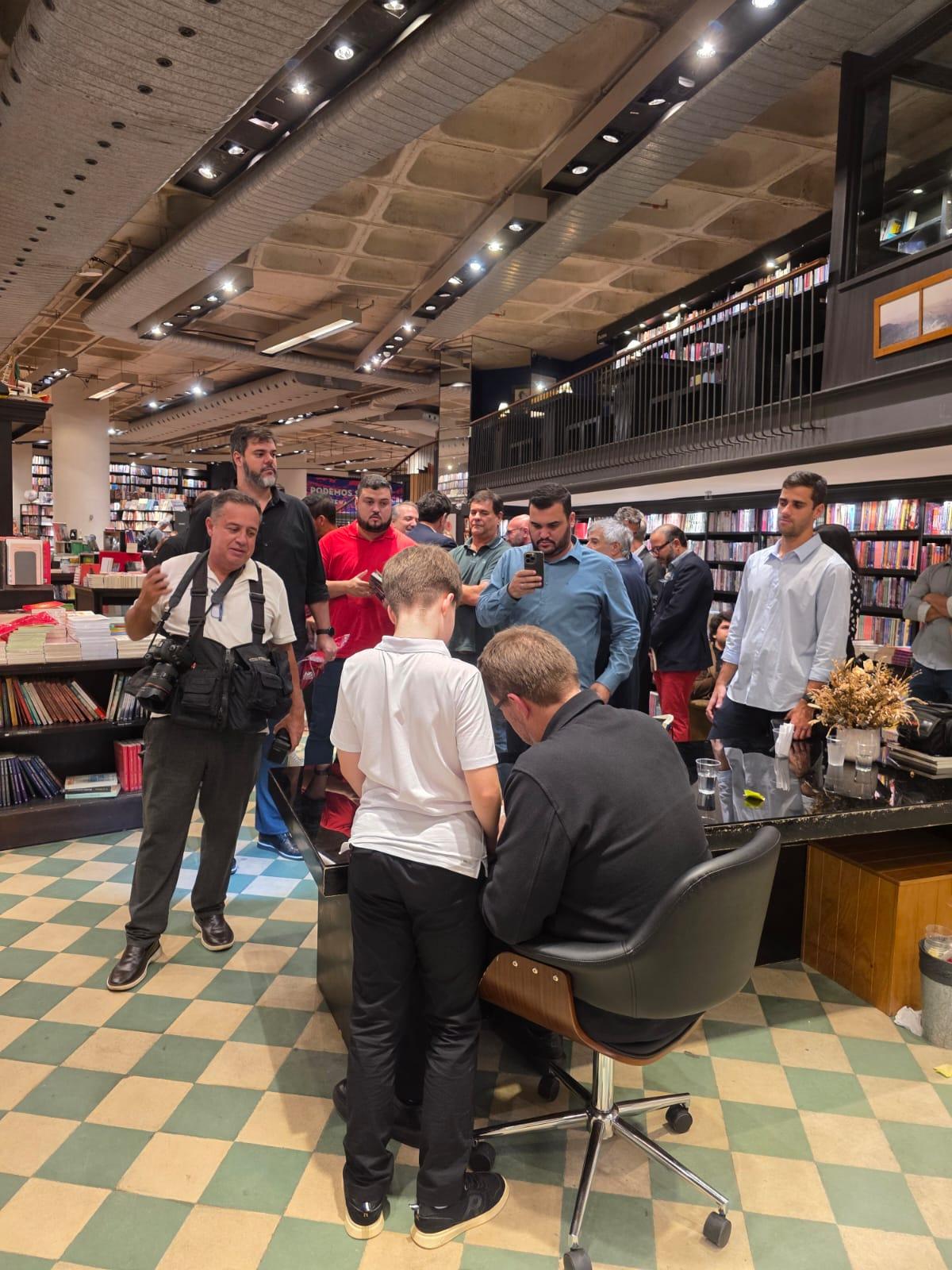 Lançamento do Livro de Gustavo Tutuca