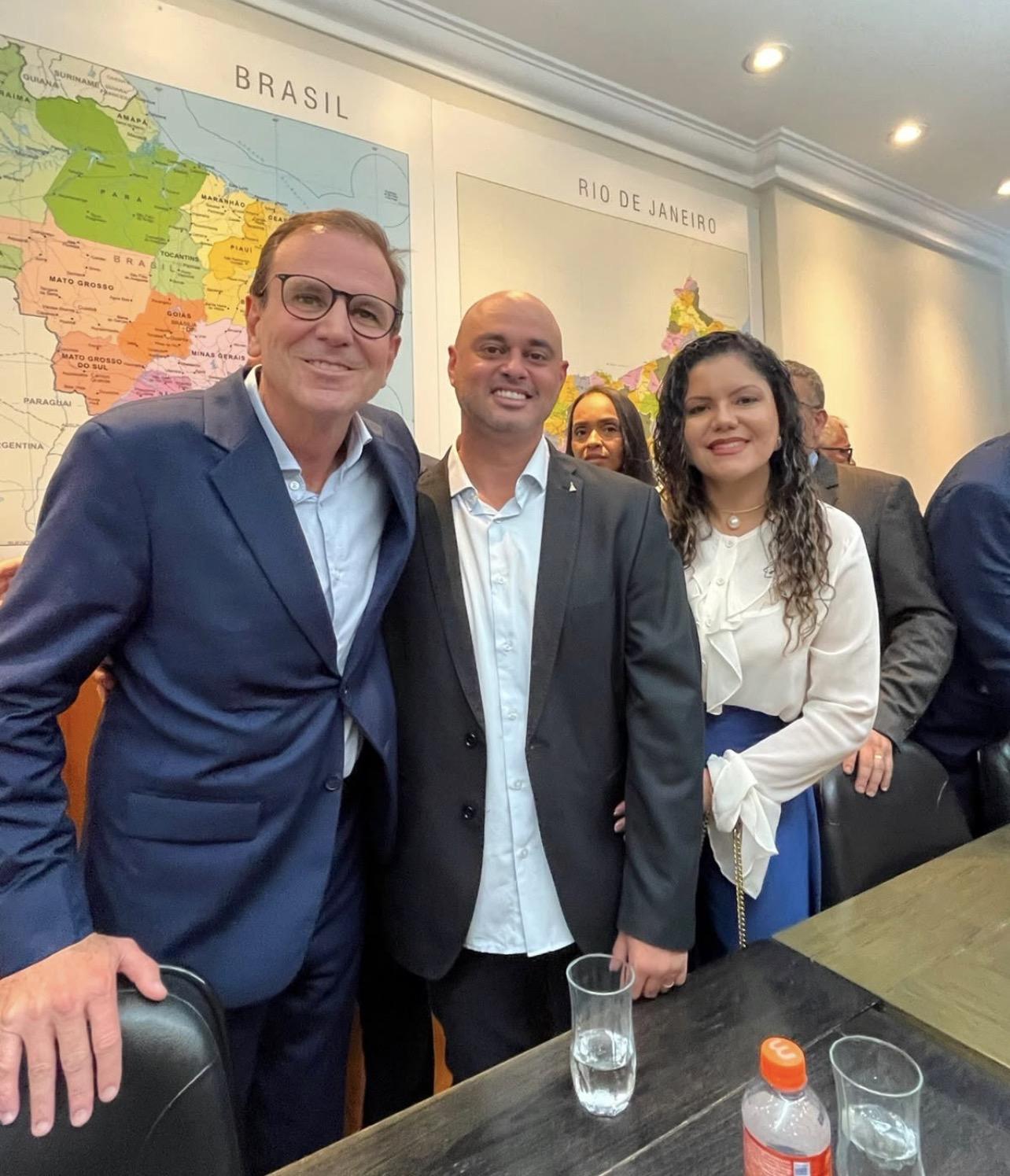 Lívia Medeiros recebe apoio de Paes