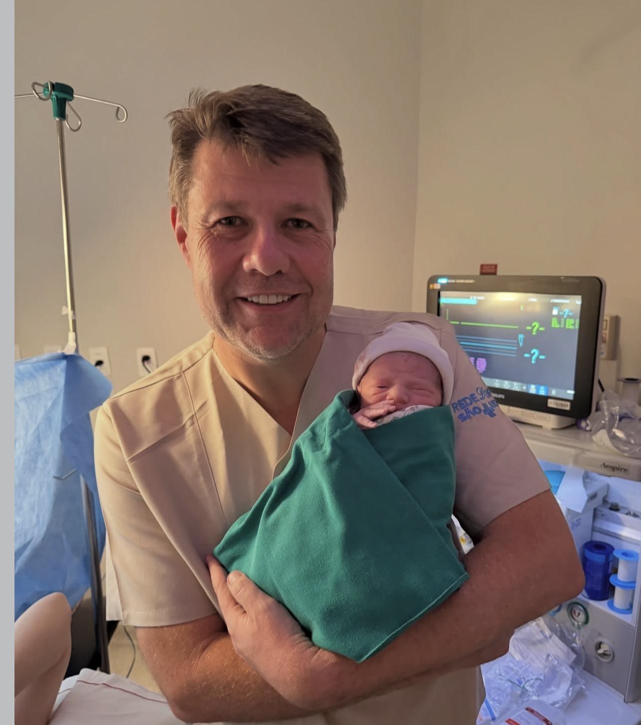 Nasce Clara, filha do deputado Gustavo Tutuca e de Andrezza Borges, selando um momento de celebração e fé