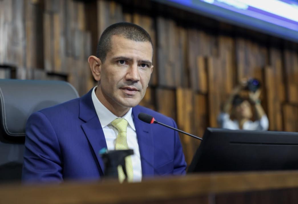 Douglas Ruas na Alerj