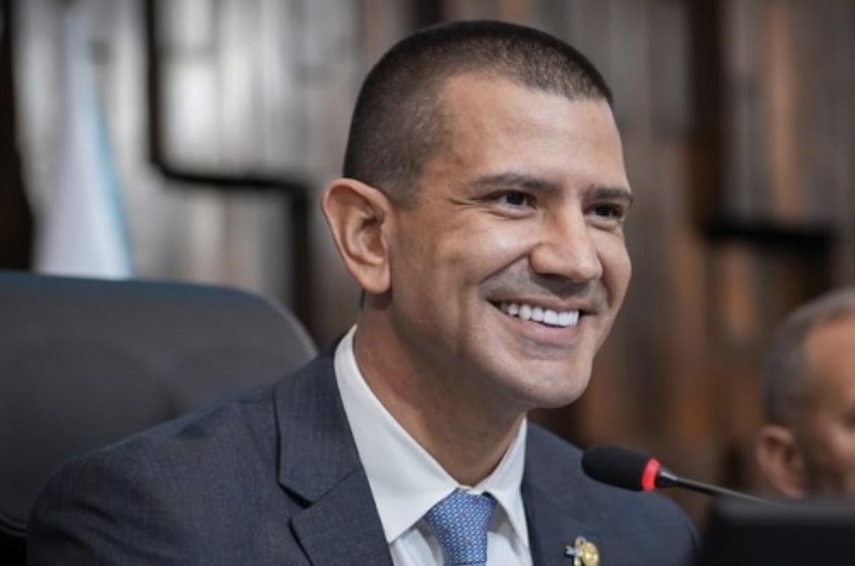 Douglas Ruas na Alerj