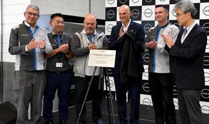 Direção da Nissan e prefeito Tande Vieira inauguram novo centro de qualidade da fábrica em Resende