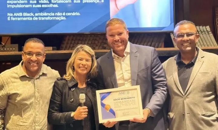 Júlio Canelinha recebe prêmio da Associação de Negócios do Brasil por gestão em Paraíba do Sul